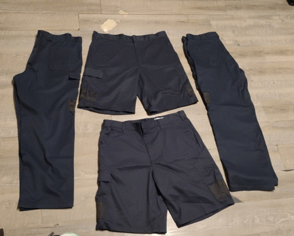 lot of 4 Cintas Mens Navy Blue Cargo Work Pants(2) & shorts(2) 38x32 Comfort